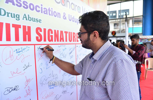 Selfie with  Signature campaign